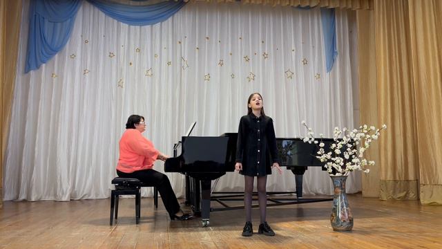 «Любопытный месяц »