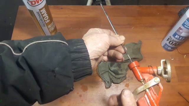 Как востановить засохший балон и пистолет для монтажной пены.