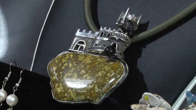 В Кургане открылась выставка "Малахитовая шкатулка" смотреть онлайн