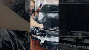 Оклейка Мерседес Е - класс антигравийной пленкой suntek , как наклеить бронепленку на капот