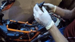 Чистка форсунки на мотоцикле KTM 690 Enduro R своими руками