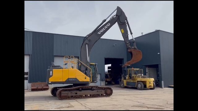 2015 Гусеничний екскаватор - Volvo EC300E L