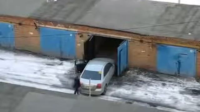 Как поставить машину в гараж смотреть онлайн