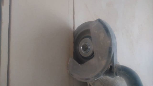 плиткорез-штроборез\ Bosch GCT 115 в деле. смотреть онлайн