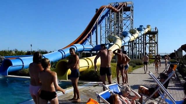 Аквапарк Банановая Республика, Евпатория 2011г..wmv