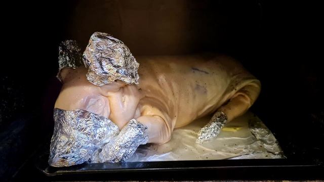 Молочный поросёнок в духовке смотреть онлайн