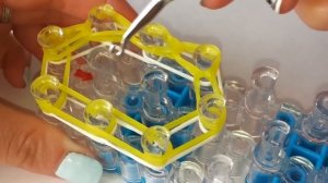 Брелок ПОНЧИК из резинок на станке