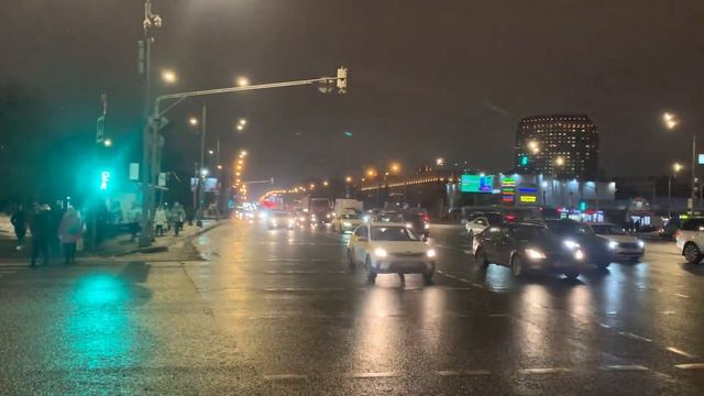 Возле Метро Каширская за один день до открытия южного участка БКЛ, г. Москва, 28.02.2023 смотреть онлайн