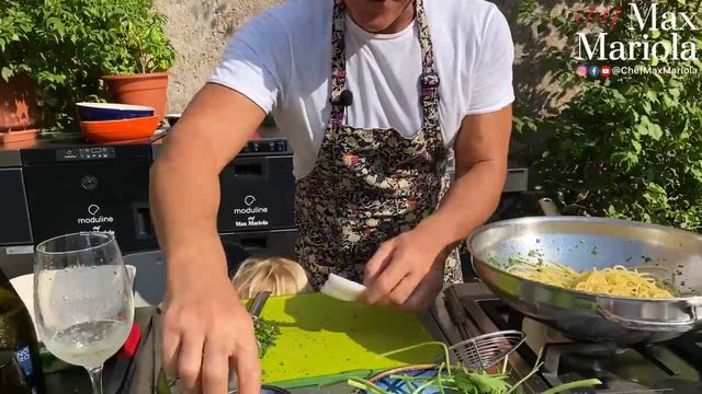 SPAGHETTI AGLIO OLIO e PEPERONCINO con CALAMARETTI | Ricetta di Chef Max Mariola смотреть онлайн