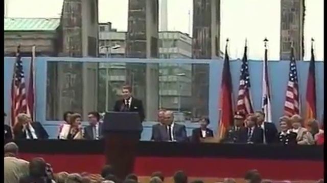 Речь Рейгана Берлинская Стена President Ronald Reagan 'Tear Down This Wall' Speech at Berlin Wall смотреть онлайн