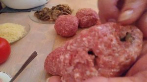 Как приготовить мясные зразы с грибами в духовке.