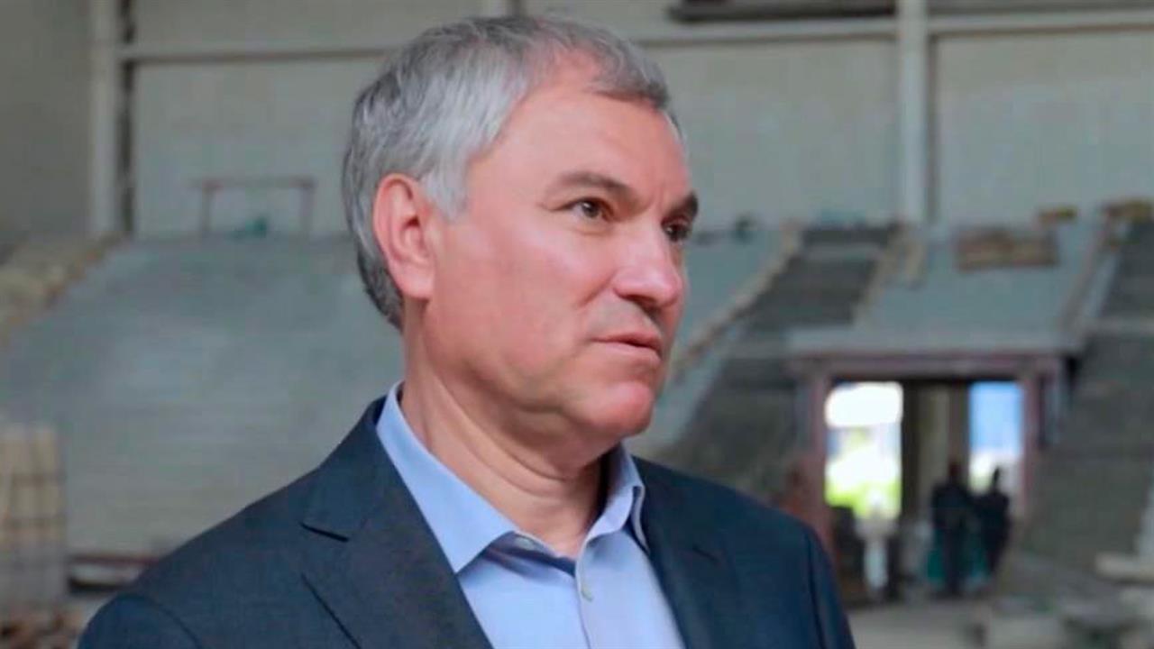 Вячеслав Володин лично осмотрел, как идет строительство волейбольного центра в Саратове