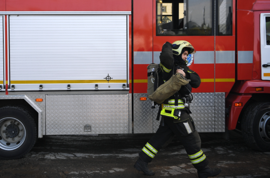 Пожар в жилом доме Петербурга унес жизни двух человек