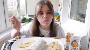 Мукбанг шаурма, чипсы, протеиновые батончики| Ем то, что посоветовали зрители #мукбанг #шаурма