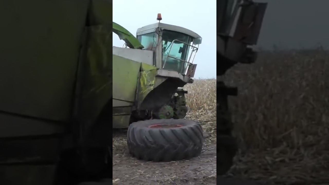 Оторвало колесо на ходу у комбайна! смотреть онлайн