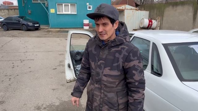 Бюджетный автозвук в приору за 170000 тысяч рублей смотреть онлайн