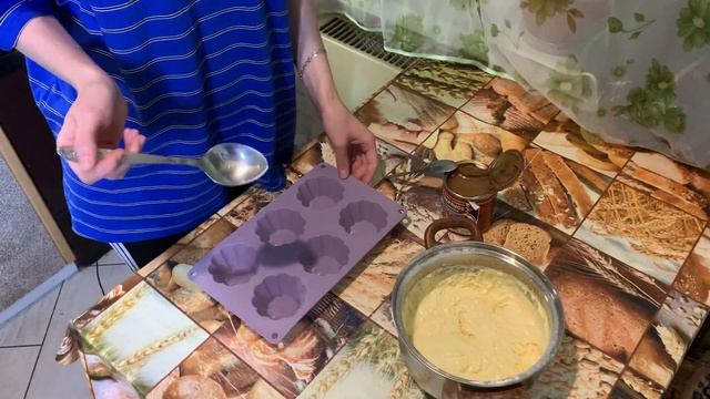 Чудесные КЕКСЫ с ВАРЁНОЙ СГУЩЁНКОЙ - Этот РЕЦЕПТ КЕКСИКОВ не требует НИКАКИХ усилий смотреть онлайн