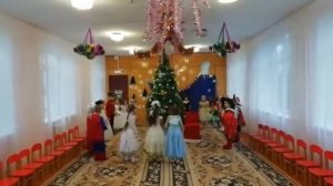 «Снежный хоровод» муз.и сл. Ошнина «Вход на новогодний утренник» - старшая группа
