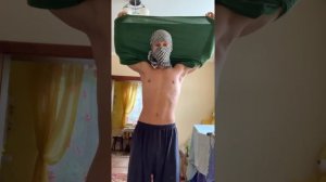 Как быстро сделать бандаж для руки из майки, без тряпок и всяких шнуров.