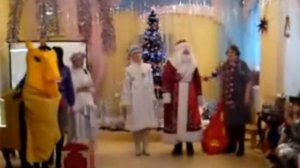 на новогоднем утреннике) ВНИМАНИЕ НА ЛОШАДЬ!!!