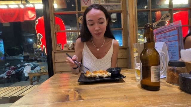 Дожди в ПАТТАЙЕ. Идем на JOMTIEN NIGHT MARKET. Ресторанная гедза ??? иии WALKING STREET смотреть онлайн