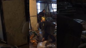 Интервью работников завода Трудная работа грузчиков !