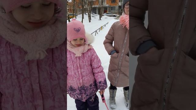 Первая ПРОГУЛКА С ПИТОМЦЕМ🐶👀👭