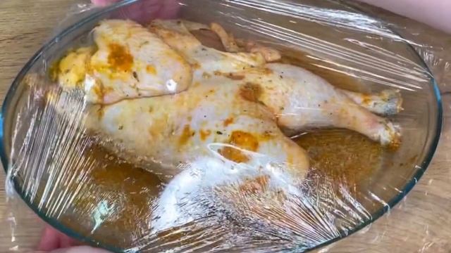 Курица запечённая в духовке с хрустящей корочкой. Вся фишка в маринаде! Казакша рецепт. смотреть онлайн