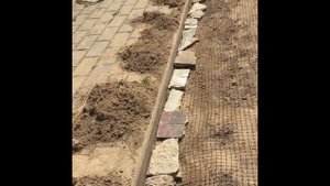 Укладываю сетку от крота своими руками. Показываю как использую в хозяйстве пэт ленту (из бутылки)