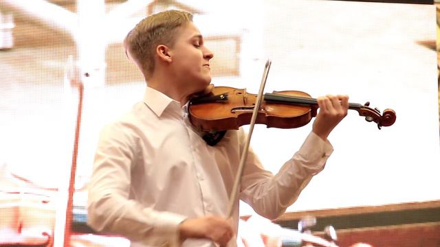 Oleh Kurochkin (Ukraine) J. S. Bach. Partita Solo Violin No. 3 Preludio, Loure, Gavotte en Rondeau смотреть онлайн