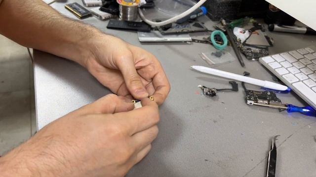 Диагностика и ремонт утопленного в ванной MacBook Pro 13 2019 A1989 своими руками смотреть онлайн