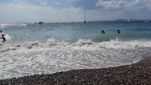 Волны на море. Италия. Купание на волнах. Шум прибоя. Красота.