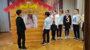 Школьная математическая сценка 2 "м" класс "Теремок" дети выступают