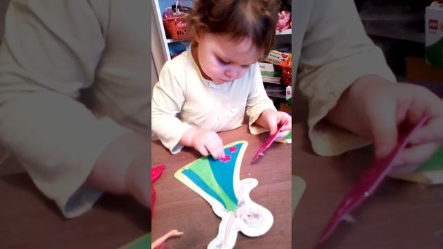 Открывает и Мастерим подарок поделки "Холодное сердце" для Вари. "Frozen" смотреть онлайн