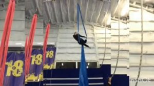 Aerial silks. Обрыв фламинго (вариант 2)