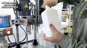 Полуавтоматическая четырехроликовая укупорочная машина для винтовых крышек. Закрутчик.