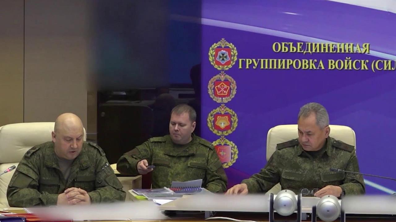 Министр обороны РФ Сергей Шойгу выслушал доклады командующих группировками в зоне СВО