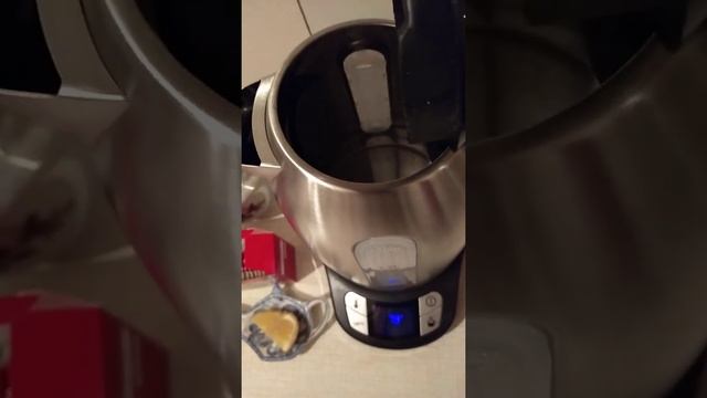 Электрочайник Tefal KI240D30 смотреть онлайн
