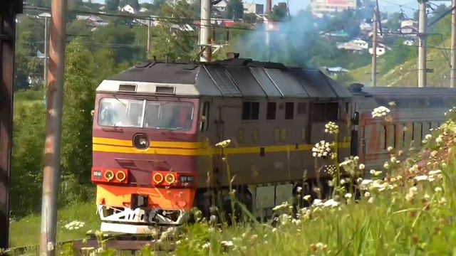Тепловоз ТЭП70-0477 с пригородным поездом Алапаевск-Екатеринбург смотреть онлайн