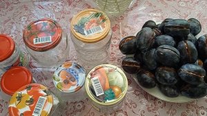 Маринованные сливы с чесноком