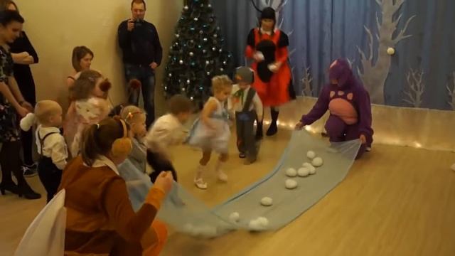 ЛёваЛэнд в гостях у Лунтика Новый год с Лунтиком, Милой и Пчелёнком Ноль плюс смотреть онлайн