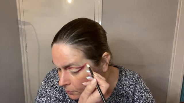 Makeup livestream showing my haul and doing some makeup with it. смотреть онлайн