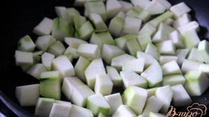 Легкий куриный суп с овощами и кабачками