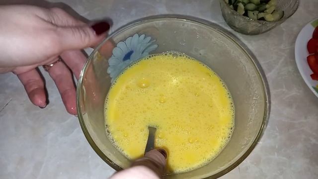 Омлет с овощами за 5 минут. Омлет по-деревенски