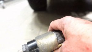 How to change/replace the starter motor on a Toyota Corolla Verso