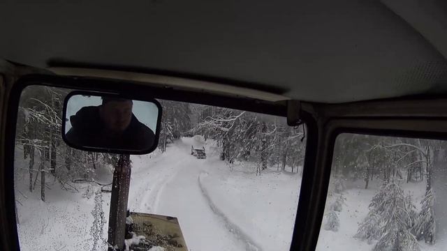 Вытащил УАЗ и посадил ЮМЗ смотреть онлайн