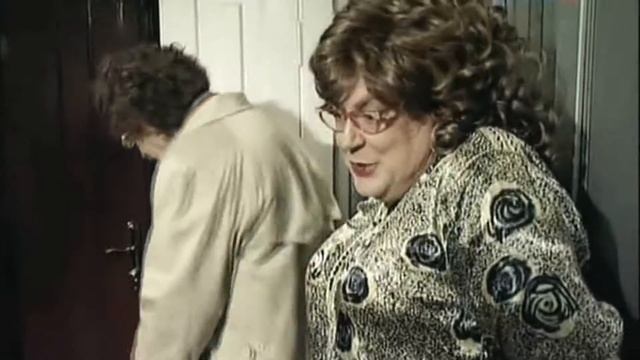 Городок - "Писатель и его *помощники*" смотреть онлайн