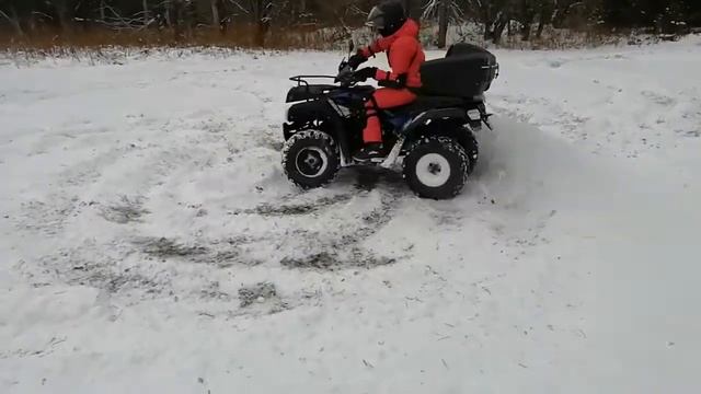 Квадроцикл рато 200.Юля шлифует. смотреть онлайн