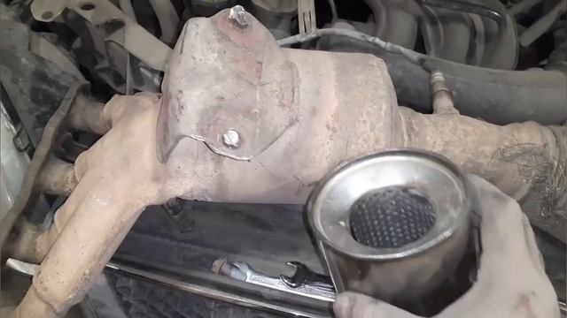 Замена катализатора ФОРД ФОКУС 2 не удалась ,оно и к лучшему.(PLATINUM,PALLADIUM) смотреть онлайн