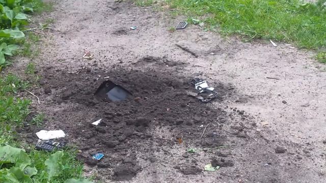 Rozwalanie telefonu Samsung E2222 смотреть онлайн